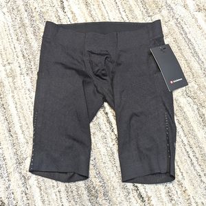 Men's Lululemon black senseknit 10" running shorts tights pockets cycling